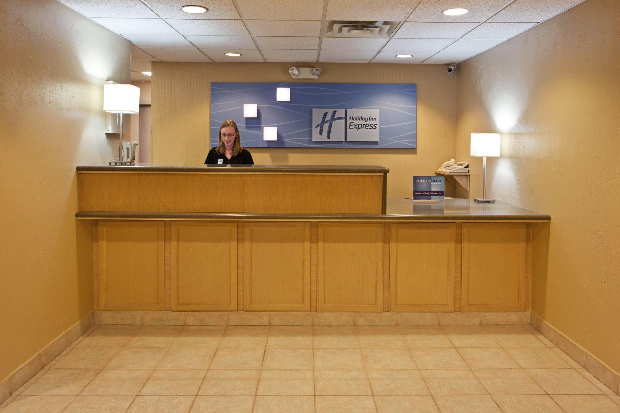 Holiday Inn Express Vermilion By Ihg Екстер'єр фото