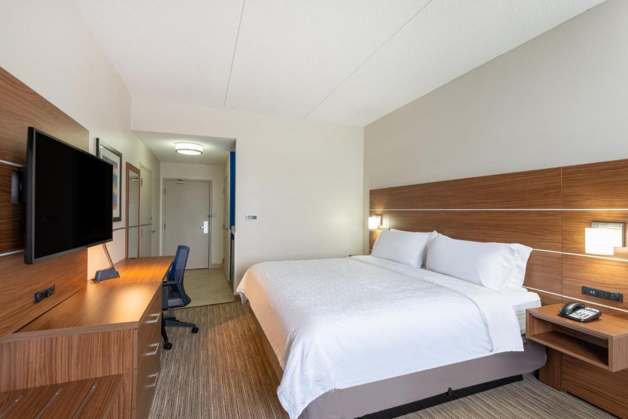 Holiday Inn Express Vermilion By Ihg Екстер'єр фото