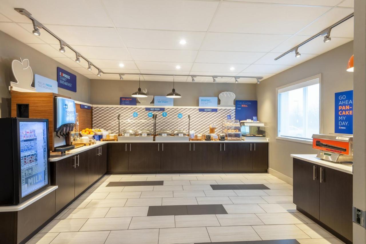 Holiday Inn Express Vermilion By Ihg Екстер'єр фото