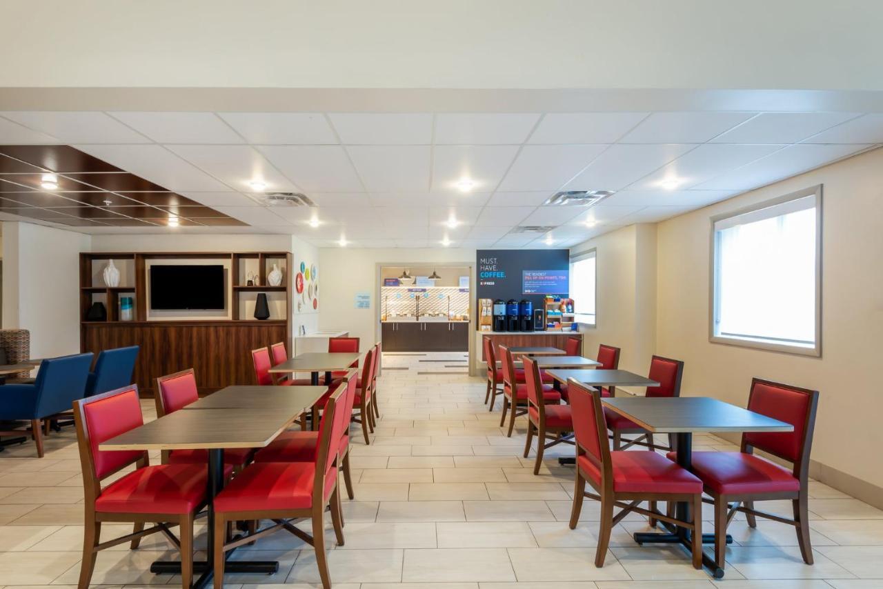 Holiday Inn Express Vermilion By Ihg Екстер'єр фото