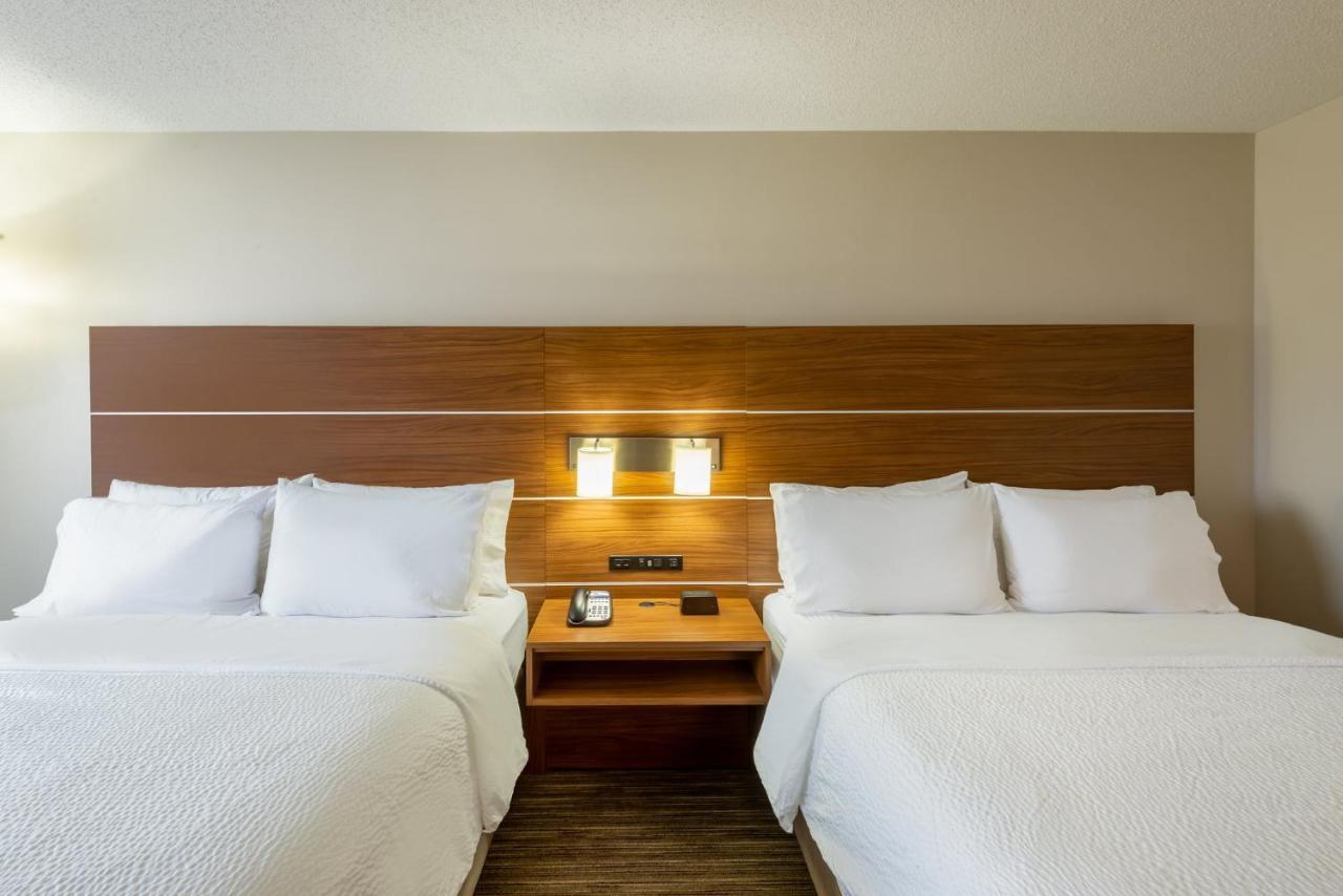 Holiday Inn Express Vermilion By Ihg Екстер'єр фото