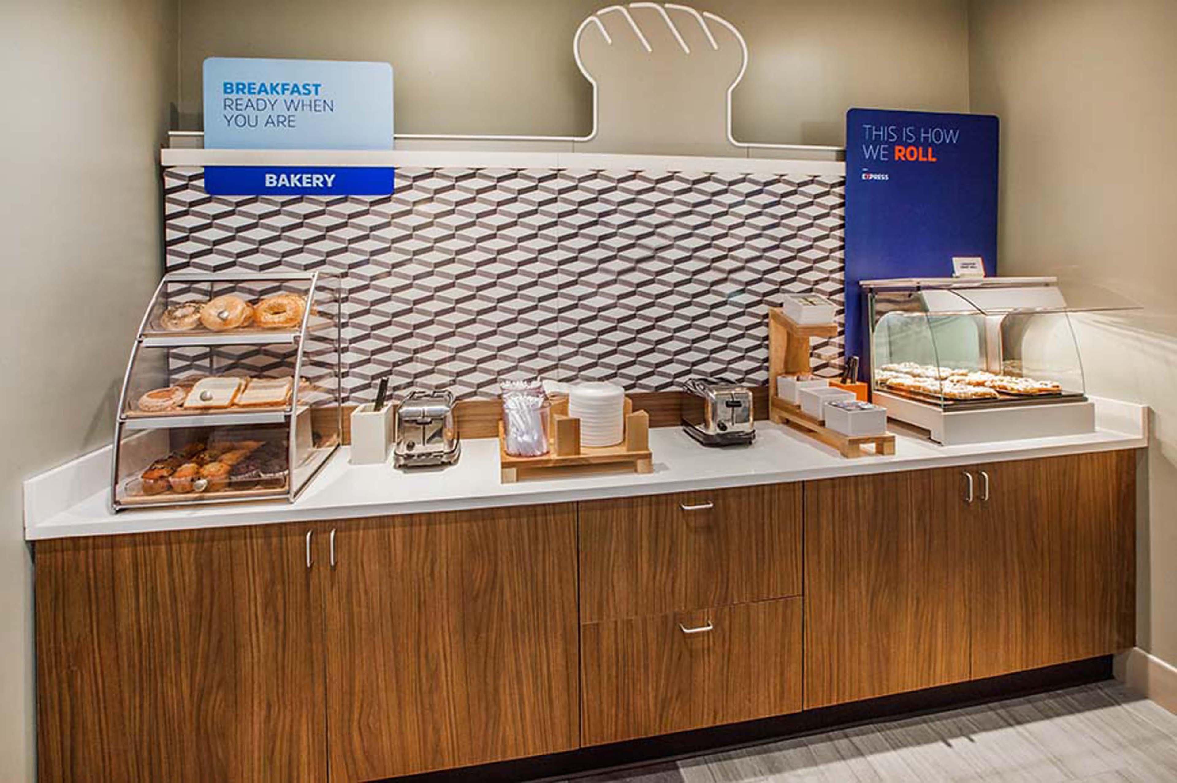 Holiday Inn Express Vermilion By Ihg Екстер'єр фото